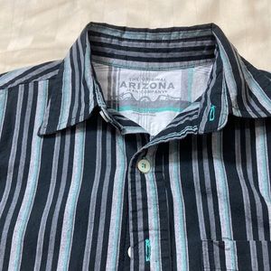 Arizona Jean Company Long sleeve button boys shirt black size small